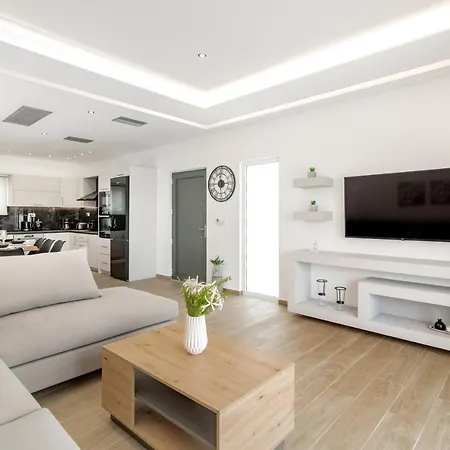 Johnny Villa Laganas